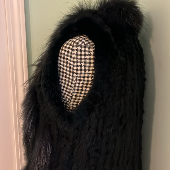 Linda Richards Fur Vest - Picture 4 of 9